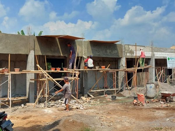 Finishing Pembangunan MTs Al Musyaffa' Pondok Pesantren Fadhlul Fadhlan