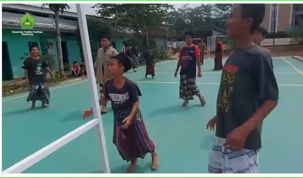 Keceriaan Santri Putra Pondok Pesantren Fadhlul Fadhlan