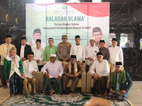 Halaqoh Ulama’, Pondok Pesantren Fadhlul Fadhlan Hadirkan Mentri dan Puluhan Ulama’ Jawa Tengah