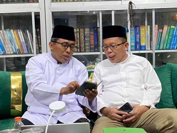 Hakim MK dan Panitera Muda II Sowan Kyai Fadlolan Musyaffa', Ngopi Bareng Melepas Kangen Sambil Ngerumpi UU Cipta Kerja