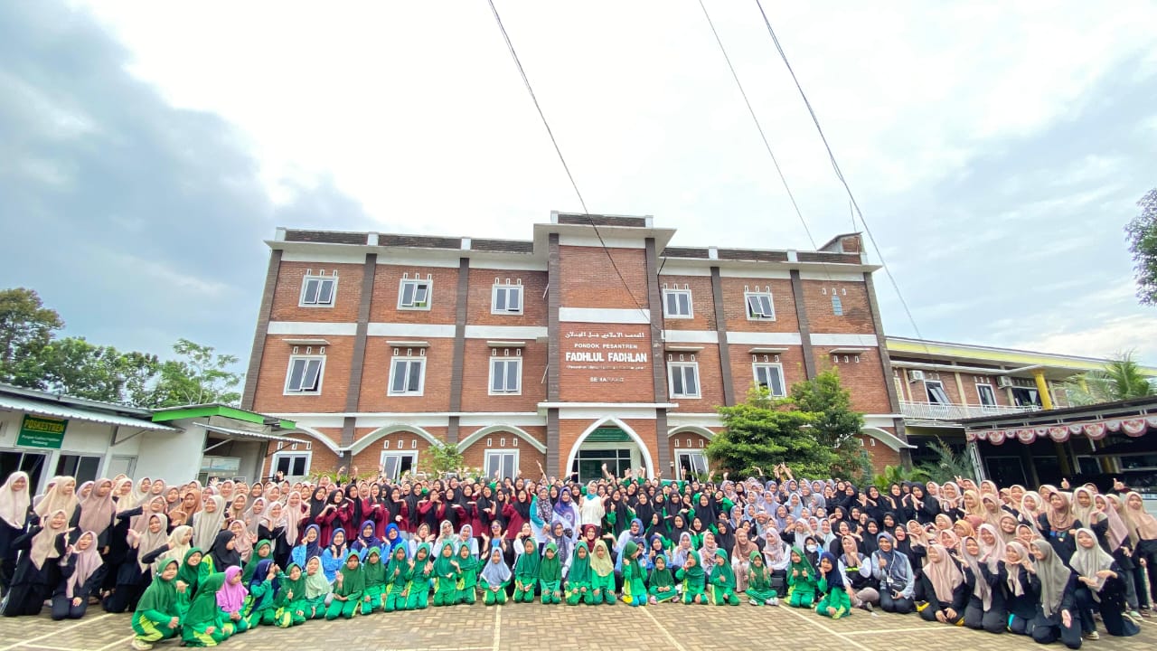 Dinas Kesehatan Kota Semarang Lakukan Edukasi Kesehatan Pada Santri PPFF dalam PITERPAN (Pelayanan dan Edukasi Kesehatan Terpadu Pelajar Kota Semarang)