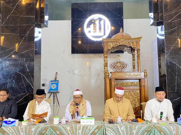 Sambut Tahun Baru 2025, Tradisi Ribuan Santri PPFF Khatmil Quran, Lantunkan Maulid Burdah Sebagai Konter Budaya Transnasional