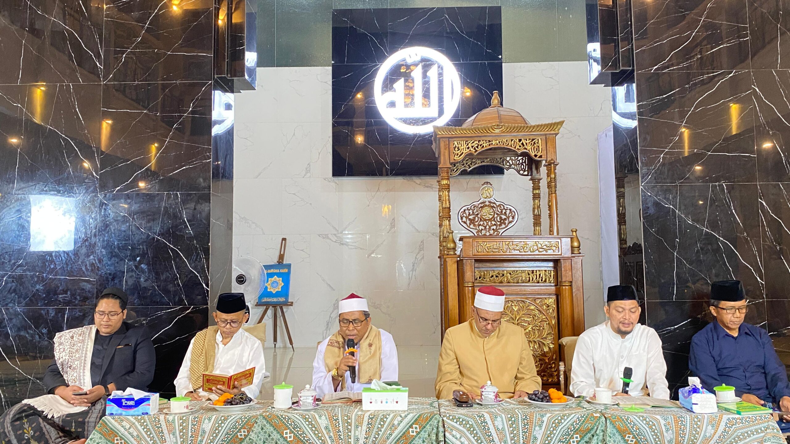 Sambut Tahun Baru 2025, Tradisi Ribuan Santri PPFF Khatmil Quran, Lantunkan Maulid Burdah Sebagai Konter Budaya Transnasional