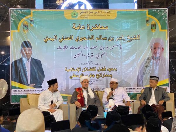 Ijazah Sanad Oleh Syekh Yasir Bin Salim As Syuhairy Yaman Kepada Santri Pondok Pesantren Fadhlul Fadhlan (Pesantren Bilingual Berbasis Karakter Salaf) Semarang, yang didirikan dan diasuh oleh Dr. KH. Fadlolan Musyaffa', Lc., MA.