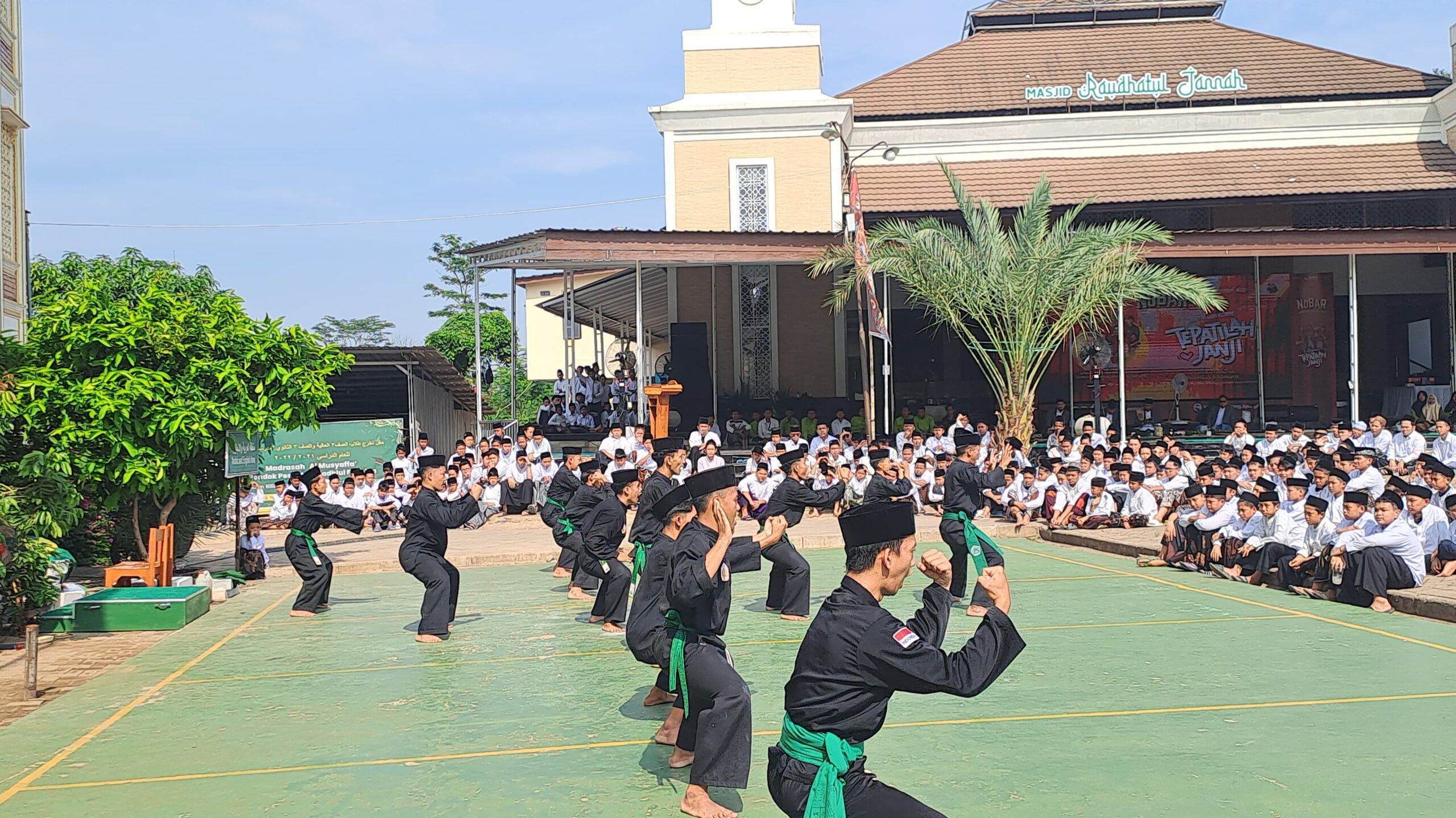 Pencak Silat Pesantren Fadhlul Fadhlan juga turut memeriahkan Hari Santri Nasional 2024