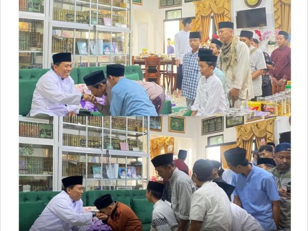Yai Fadlolan saat Terima Pasrah Walisantri Mondokkan Anak: Bukan Membuang, Tapi Menyelamatkan dan Menyiapkan Masa Depan